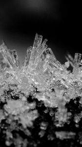 Превью обои кристаллы, лед, макро, чб