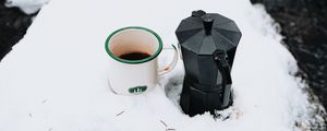 Превью обои кружка, чайник, чай, снег, зима