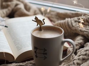 Превью обои кружка, кофе, книга, гирлянда, плед, уют