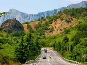 Превью обои крым, дорога, горы, деревья