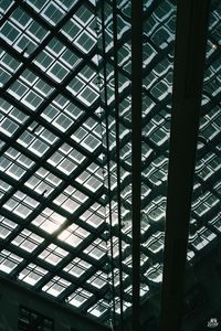 Превью обои крыша, свет, архитектура, темный