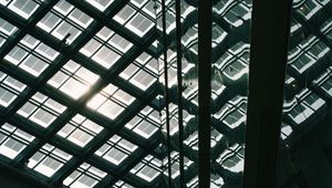 Превью обои крыша, свет, архитектура, темный