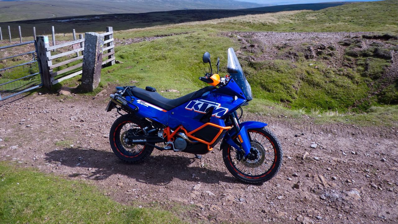 Обои ktm, мотоцикл, байк, синий, холмы
