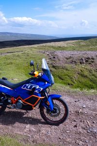 Превью обои ktm, мотоцикл, байк, синий, холмы