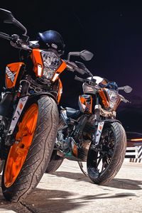Превью обои ktm, мотоциклы, байки, оранжевый, дорога, ночь