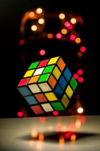 Превью обои кубик рубика, куб, разноцветный, блики, огни