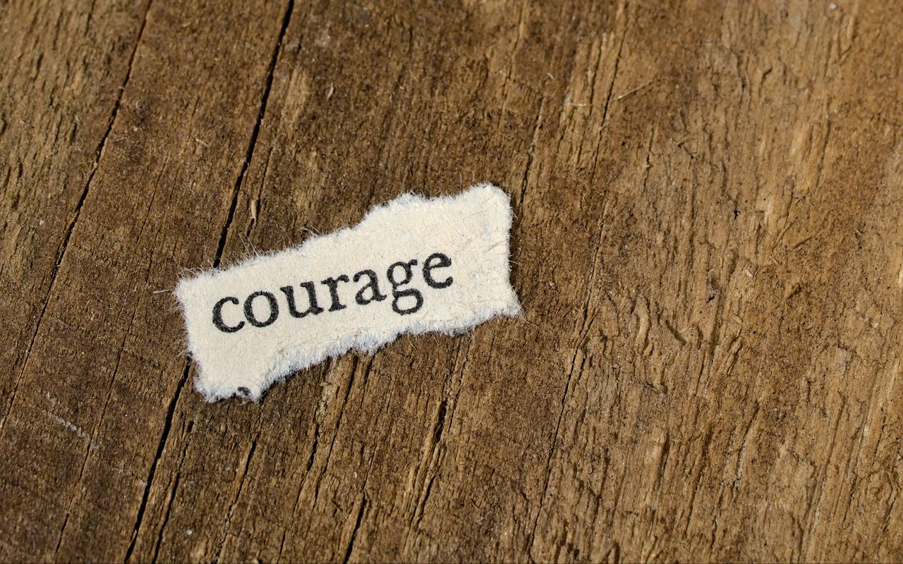 Есть слово обои. Wallpapers слово. Картинка Courage. Кураж слово. Courage надпись.