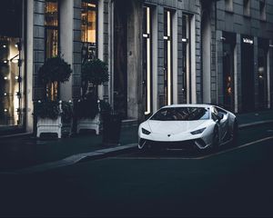 Превью обои lamborghini aventador, lamborghini, машина, спорткар, белый, дорога, город