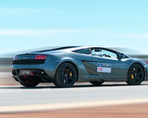 Превью обои lamborghini aventador, lamborghini, спорткар, серый, скорость, движение