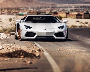 Превью обои lamborghini, aventador, lp700-4, белый, вид спереди