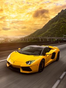 Превью обои lamborghini, aventador, lp700-4, желтый, движение