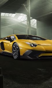 Превью обои lamborghini, aventador, желтый, вид сбоку