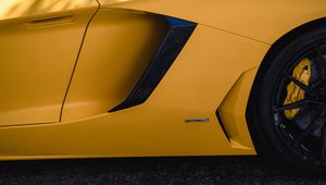 Превью обои lamborghini, автомобиль, колесо, шина, желтый