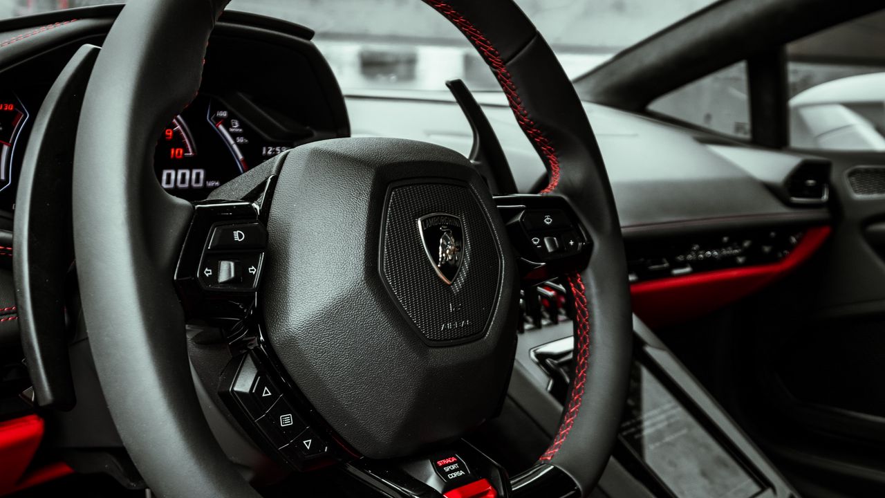 Обои lamborghini, автомобиль, руль, салон, сидение, красный