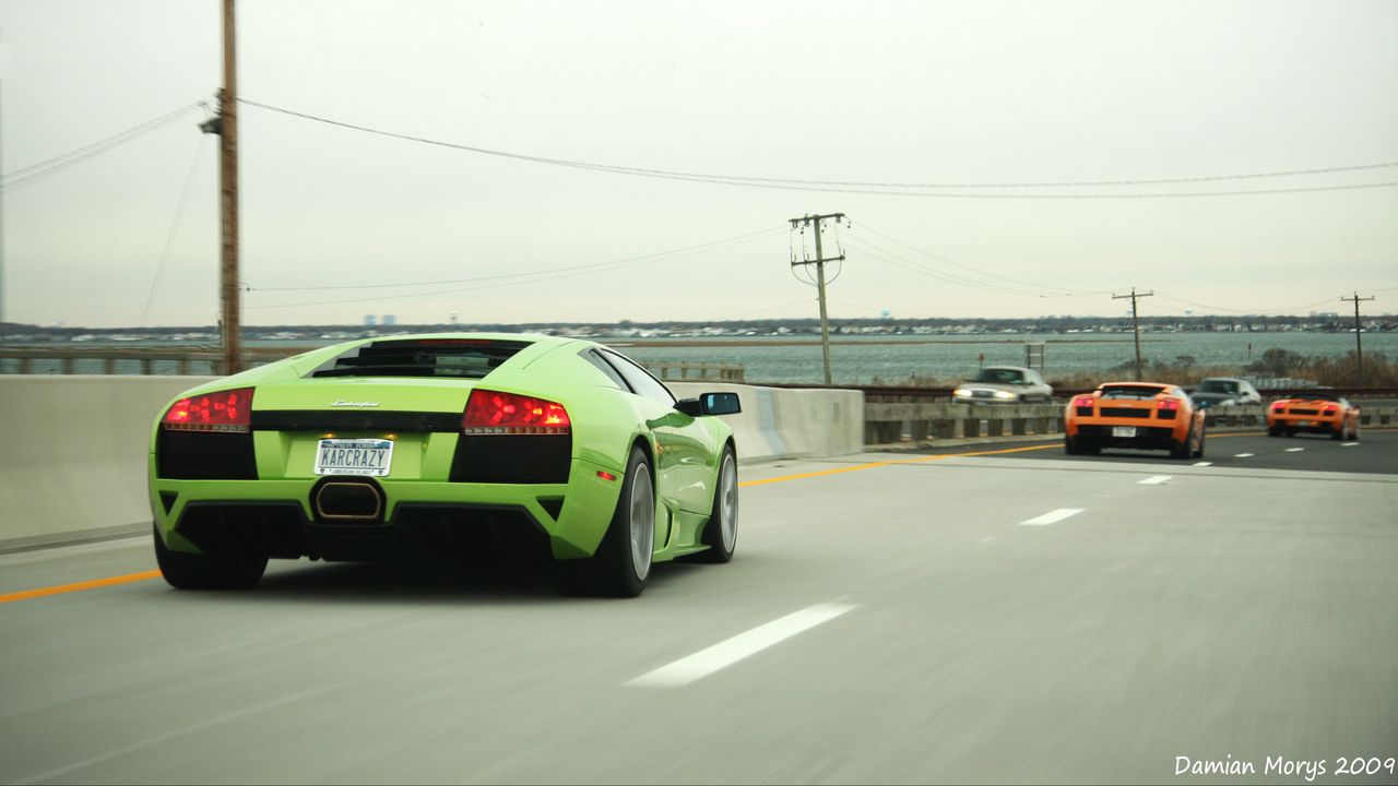 Обои lamborghini, автомобиль, спорткар, зеленый, скорость, дорога