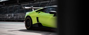 Превью обои lamborghini huracan, lamborghini, автомобиль, спорткар, зеленый, дорога