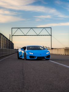 Превью обои lamborghini huracan, lamborghini, автомобиль, спорткар, синий, трасса, дорога