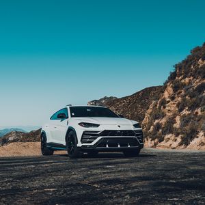 Превью обои lamborghini urus, lamborghini, автомобиль, белый, вид спереди