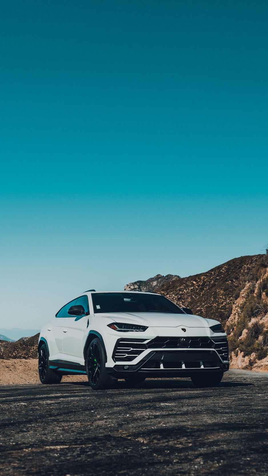 Скачать 938x1668 lamborghini urus, lamborghini, автомобиль, белый, вид  спереди обои, картинки iphone 8/7/6s/6 for parallax