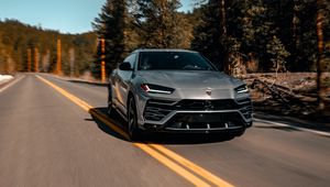 Превью обои lamborghini urus, lamborghini, автомобиль, серый, дорога