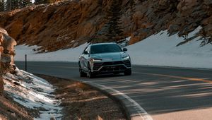 Превью обои lamborghini urus, lamborghini, автомобиль, серый, дорога, поворот