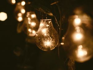 Превью обои лампочка, гирлянда, свет, свечение