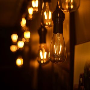 Превью обои лампочки, свет, освещение, свечение, электрический