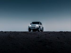 Превью обои land rover defender, land rover, автомобиль, внедорожник, пустыня, ночь