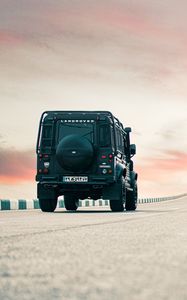 Превью обои land rover defender, land rover, автомобиль, внедорожник, черный, дорога