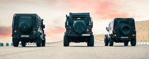 Превью обои land rover defender, land rover, автомобиль, внедорожник, черный, дорога