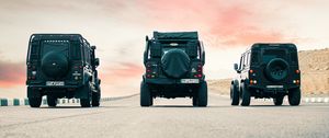 Превью обои land rover defender, land rover, автомобиль, внедорожник, черный, дорога