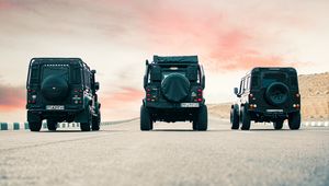 Превью обои land rover defender, land rover, автомобиль, внедорожник, черный, дорога