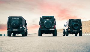 Превью обои land rover defender, land rover, автомобиль, внедорожник, черный, дорога