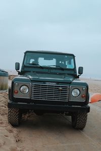 Превью обои land rover, машина, фары, вид спереди