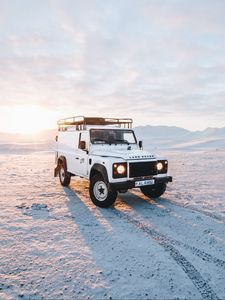 Превью обои land rover, машина, фары, внедорожник