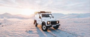 Превью обои land rover, машина, фары, внедорожник