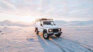 Превью обои land rover, машина, фары, внедорожник