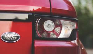 Превью обои land rover, машина, красный, вид сзади, фонари