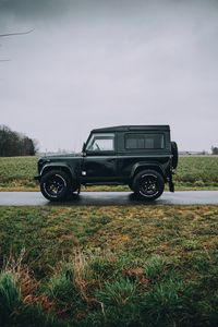 Превью обои land rover, машина, внедорожник, трава