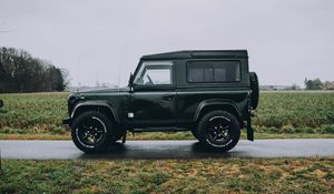 Превью обои land rover, машина, внедорожник, трава