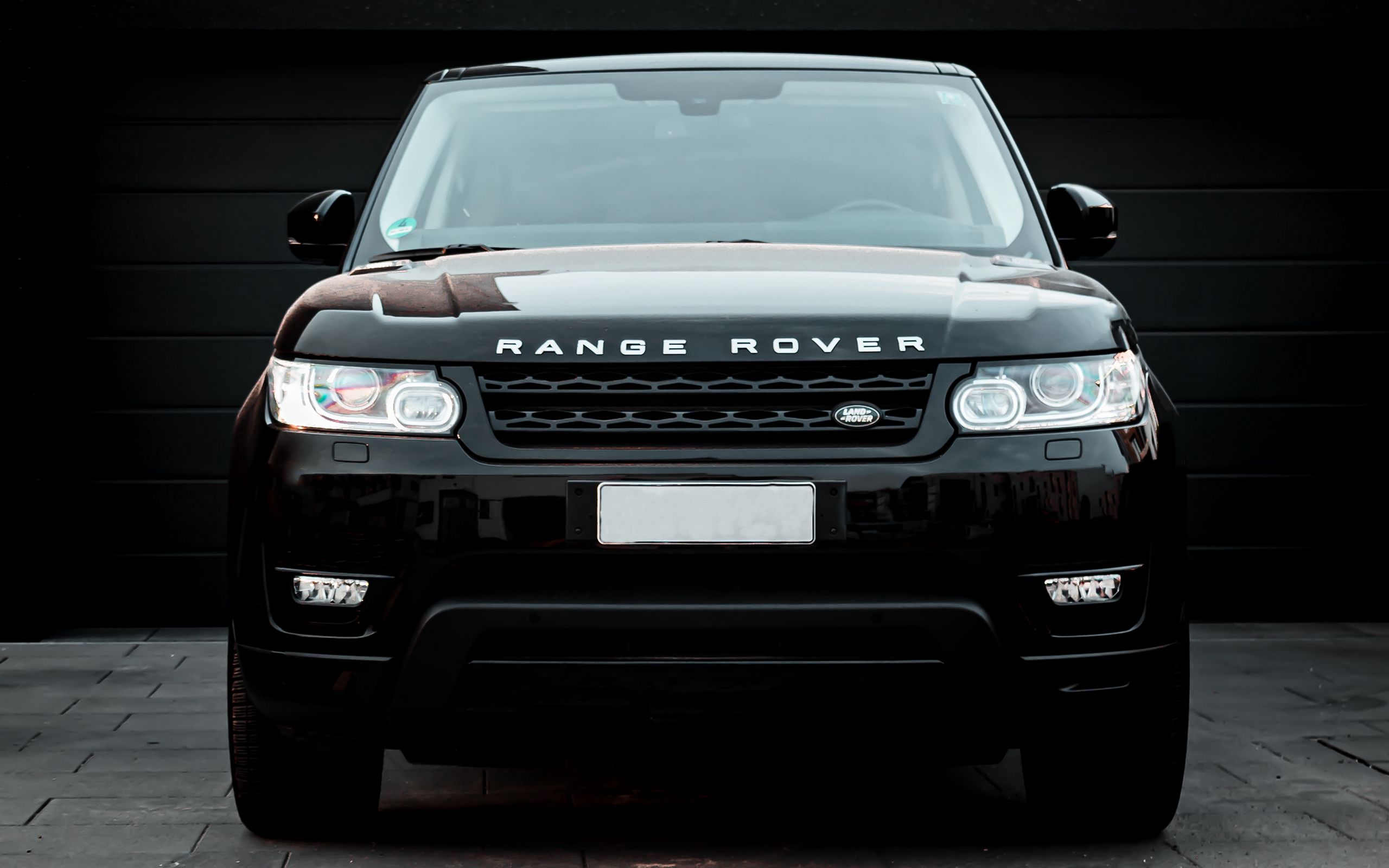 Скачать 2560x1600 land rover, range rover, машина, черный, внедорожник, вид  спереди обои, картинки 16:10