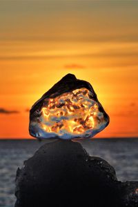 Превью обои льдинка, лед, море, закат, горизонт
