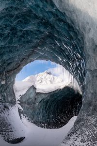 Превью обои лед, снег, тоннель, сосульки, природа