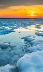 Превью обои лед, вода, закат, зима, горизонт, природа