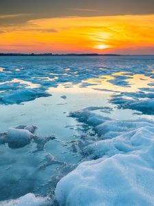 Превью обои лед, вода, закат, зима, горизонт, природа