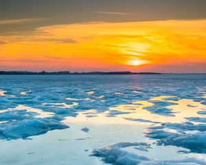 Превью обои лед, вода, закат, зима, горизонт, природа