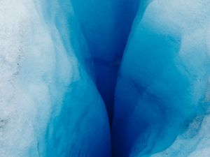 Превью обои ледник, дыра, щель, ледяной туннель, лед