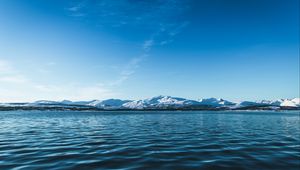 Превью обои ледник, вода, горы, горизонт, заснеженный, лед