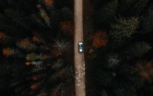 Превью обои лес, дорога, автомобиль, вид сверху