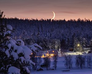 Превью обои лес, луна, домик, ночь, снег, зима